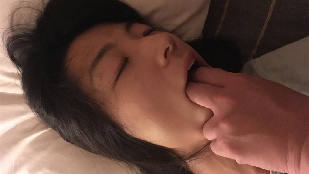 熟睡的白领美女 偷偷后入